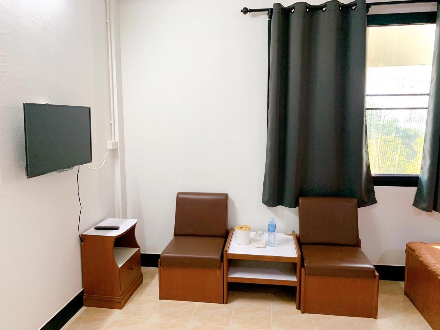 Tokyo Hotel Nakhonratchasima Buitenkant foto