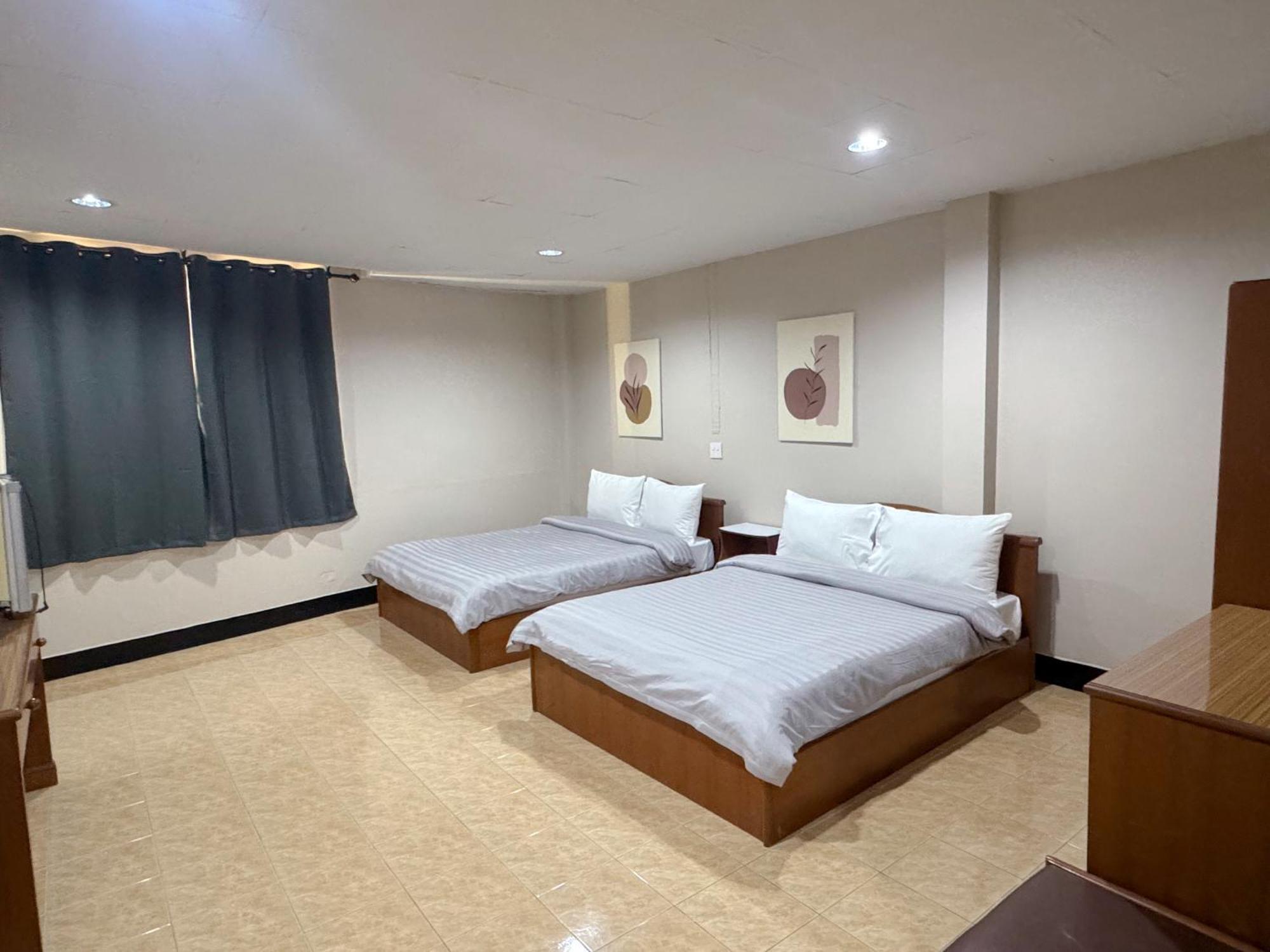 Tokyo Hotel Nakhonratchasima Buitenkant foto